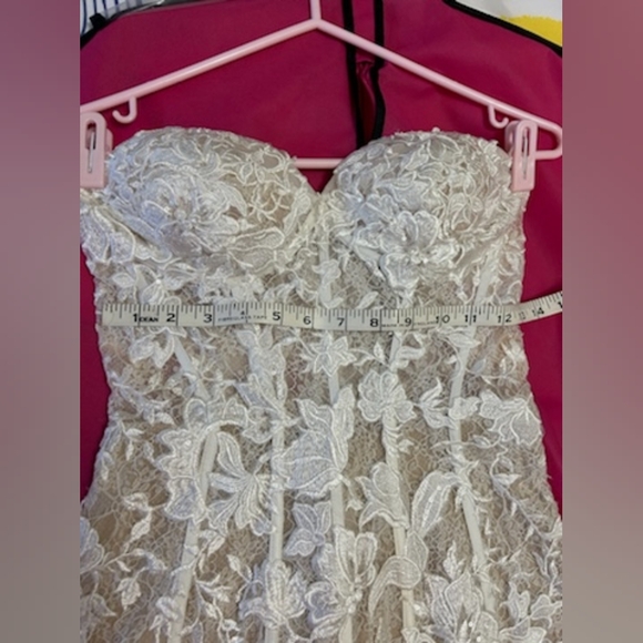 L'Amour Robyn Calla Blanche Wedding Dress - Picture 9 of 10